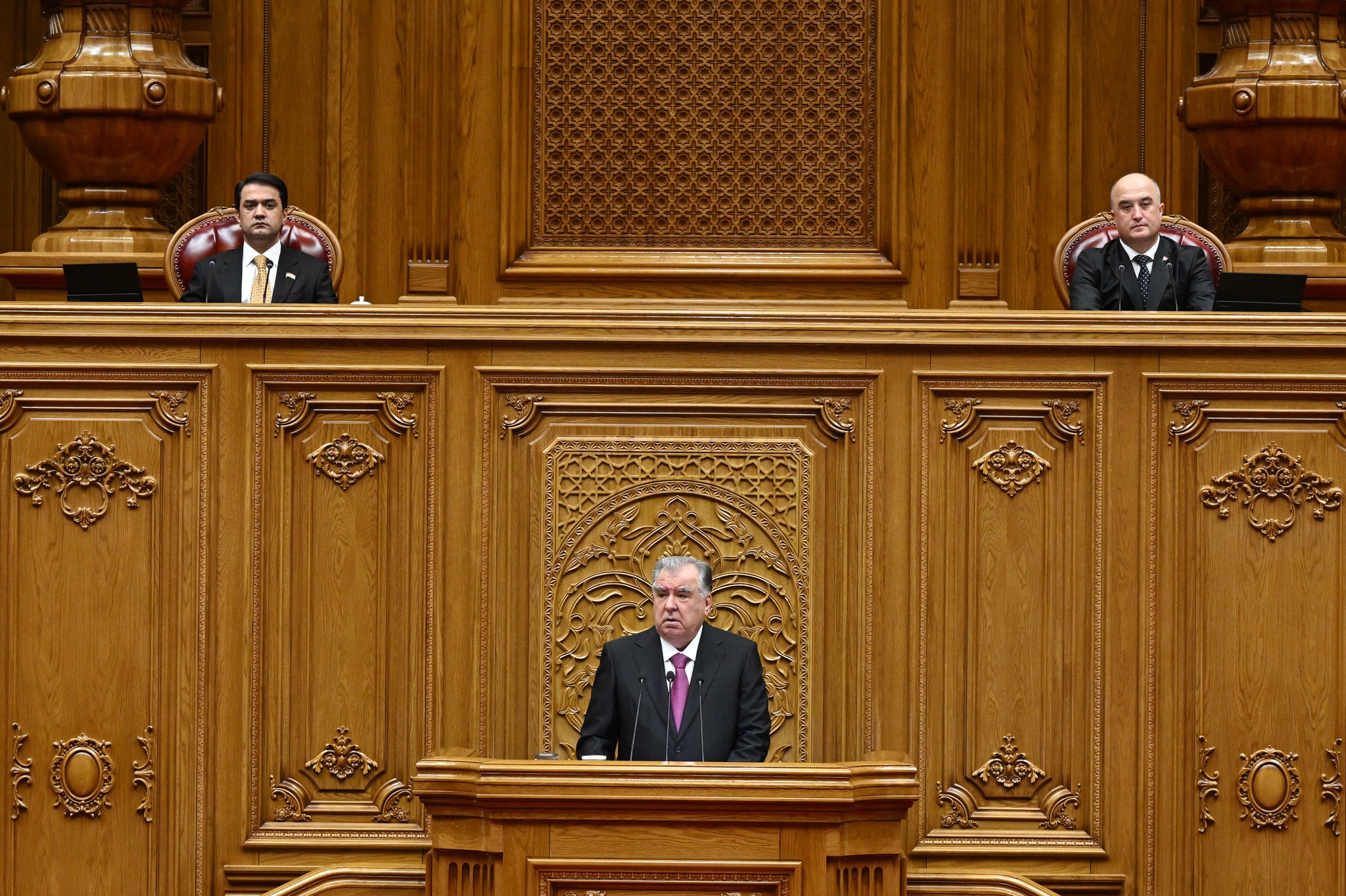 ПЕШНИҲОДИ ПАЁМИ ПРЕЗИДЕНТИ ҶУМҲУРИИ ТОҶИКИСТОН, ПЕШВОИ МИЛЛАТ МУҲТАРАМ ЭМОМАЛӢ РАҲМОН «ДАР БОРАИ САМТҲОИ АСОСИИ СИЁСАТИ ДОХИЛӣ ВА ХОРИҶИИ КИШВАР»